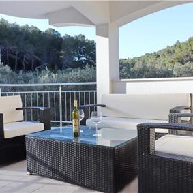 6 Bedroom Beachfront Villa with Heated Pool near Vela Luka on Korcula Island, Sleep 12